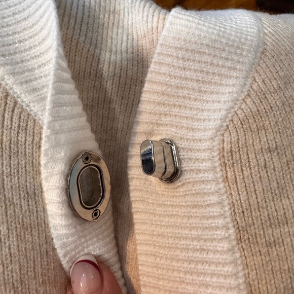 New York & Company Beige & White Collared Sleeveless Cropped Knit Top size xl - Picture 9 of 12